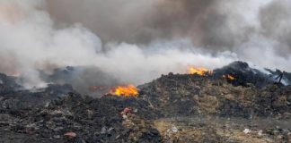 Bomberos de Haina llevan tres dias luchando contra fuego
